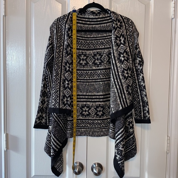 Woman’s Open Kimono Poncho Geography Print Size Medium - Picture 3 of 9